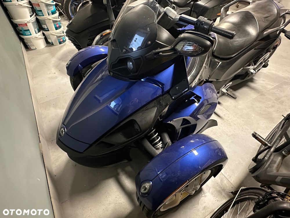 Can-Am Spyder - 3