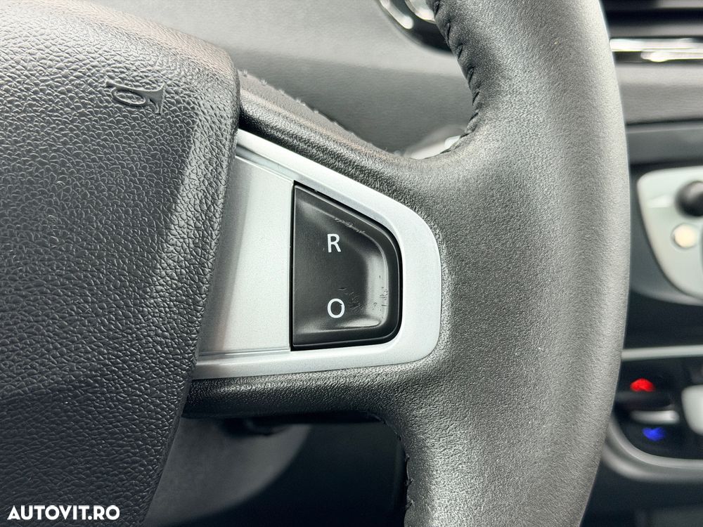 Renault Scenic dCi 110 LIMITED - 29