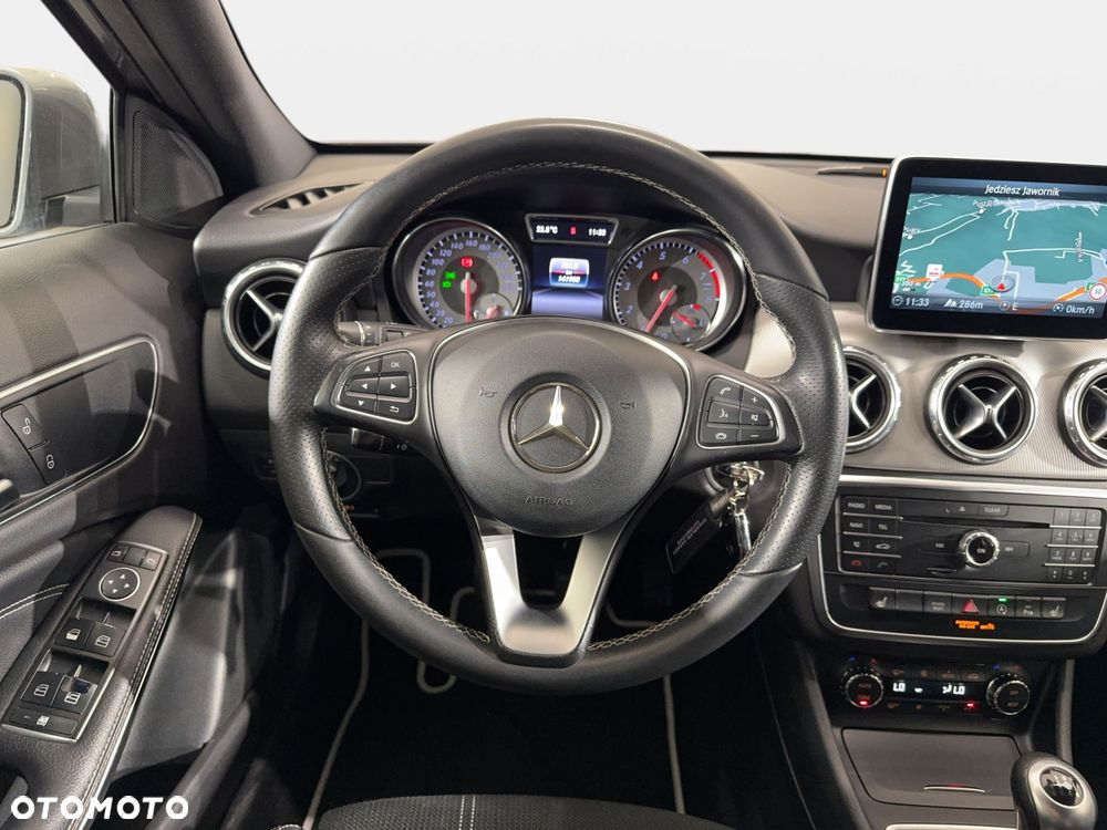 Mercedes-Benz GLA - 19