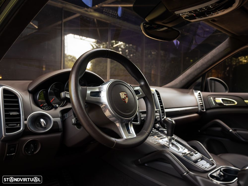 Porsche Cayenne S - 26