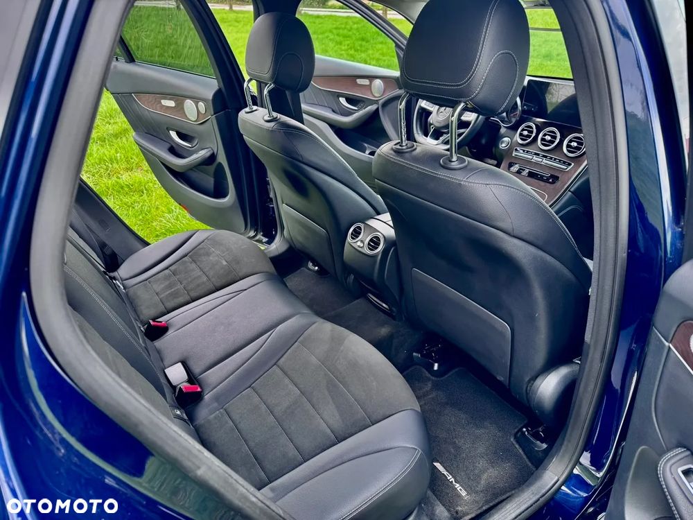 Mercedes-Benz GLC 250 4Matic 9G-TRONIC AMG Line - 24