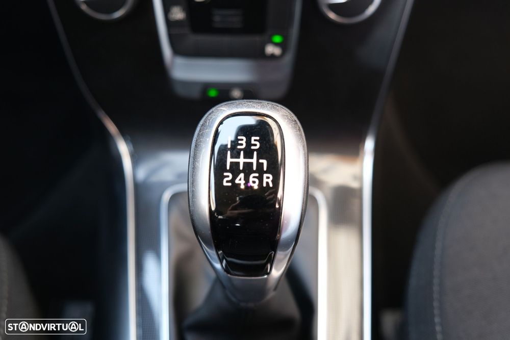 Volvo V40 2.0 D2 Momentum - 25