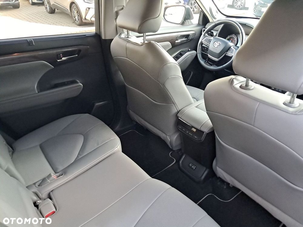 Toyota Highlander - 11