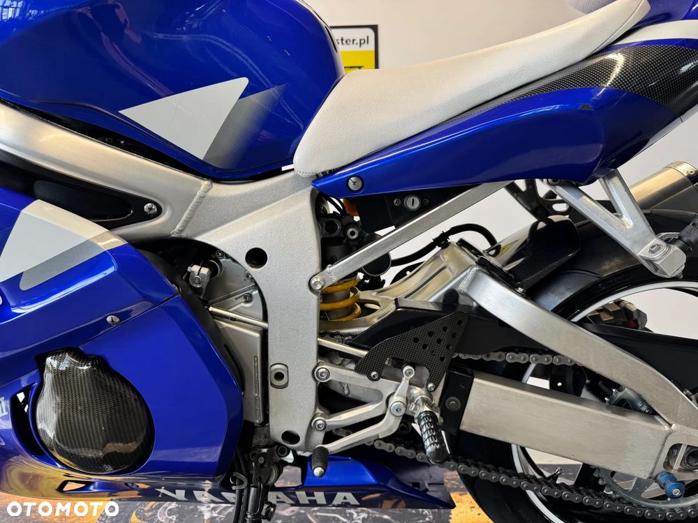 Yamaha R6 - 25