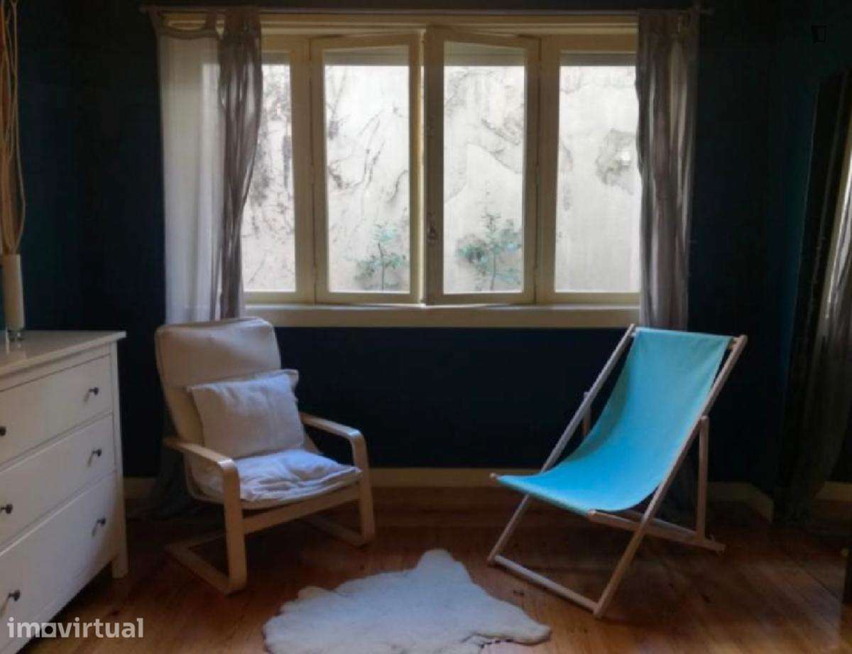 Quarto - localizado em Santo Ildefonso Porto - Grande imagem: 5/6