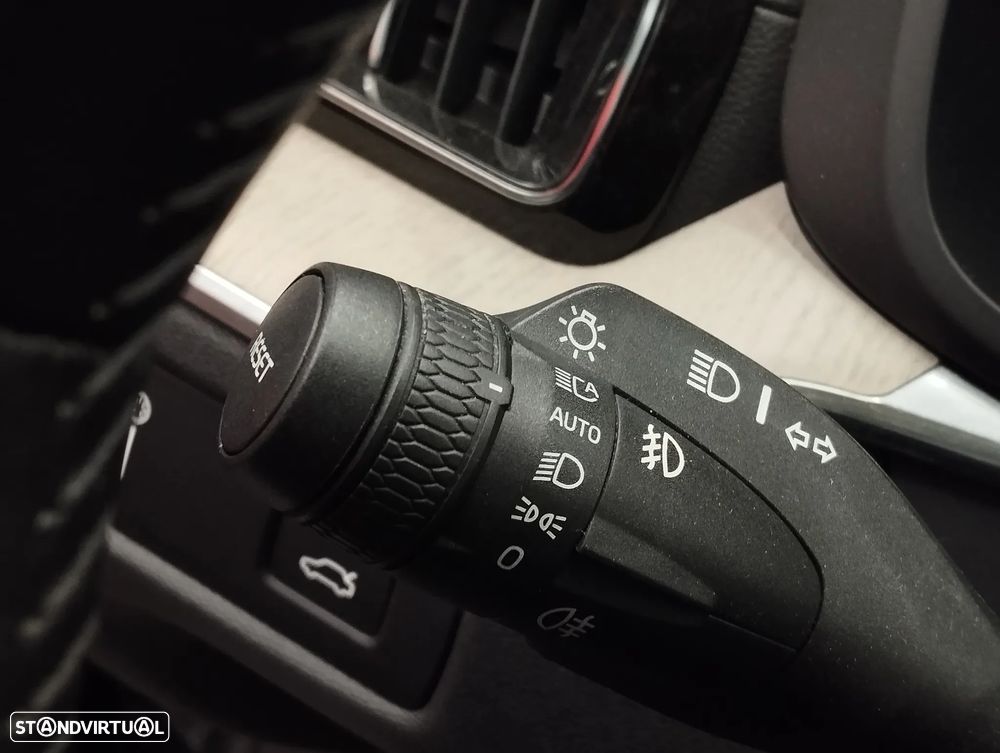 Volvo XC 60 2.0 D4 Inscription Geartronic - 26