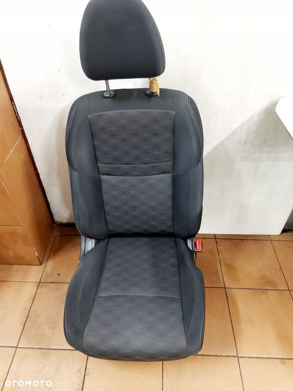 NISSAN QASHQAI II J11 FOTEL PASAŻERA PRAWY PRZÓD - 1