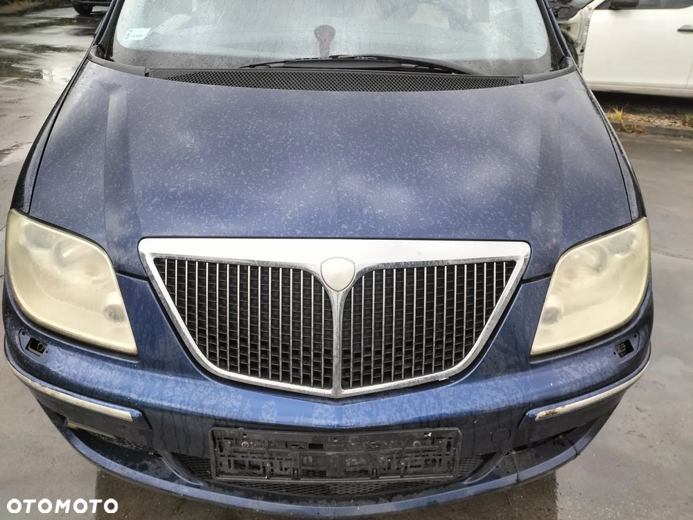 ZDERZAK TYŁ TYLNY POD CZUJNIKI PARKOWANIA LANCIA PHEDRA 02-10r KOD LAK. KMPD - 5