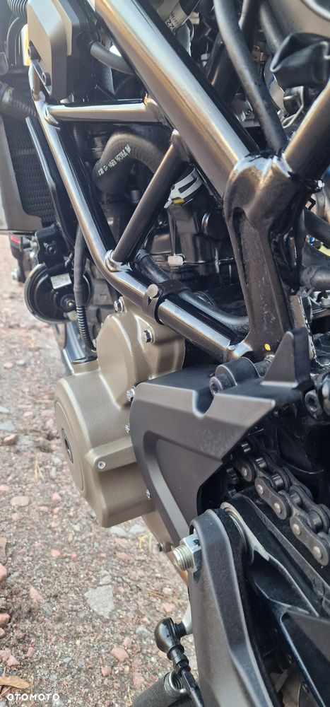 Husqvarna Svartpilen - 24