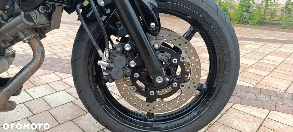Suzuki GSR - 29