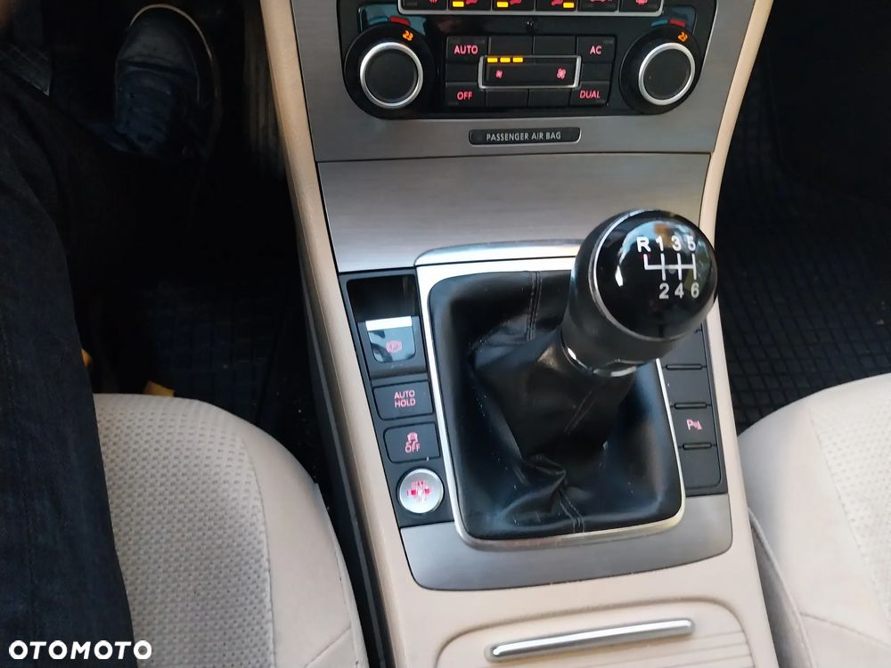 Volkswagen Passat 1.8 TSI Comfortline - 2