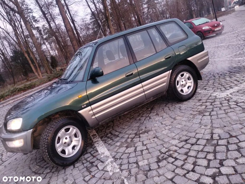 Toyota RAV4 2.0 - 1