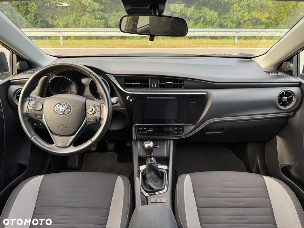 Toyota Auris 1.6 Premium - 21