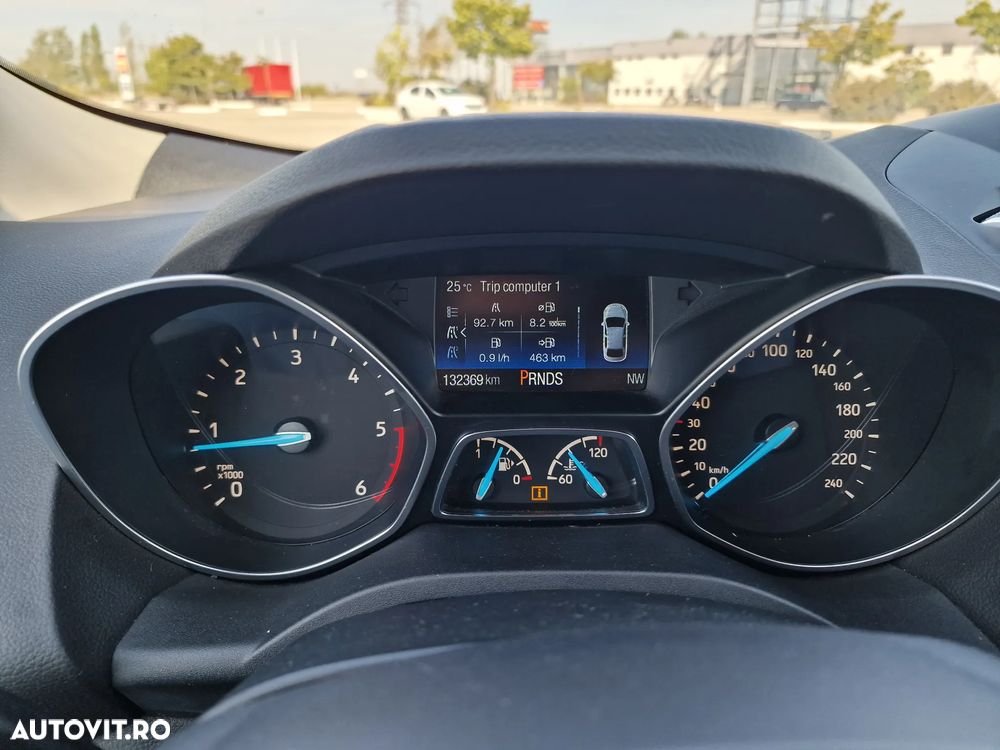 Ford Kuga 2.0 TDCi 2x4 Aut. Titanium - 9