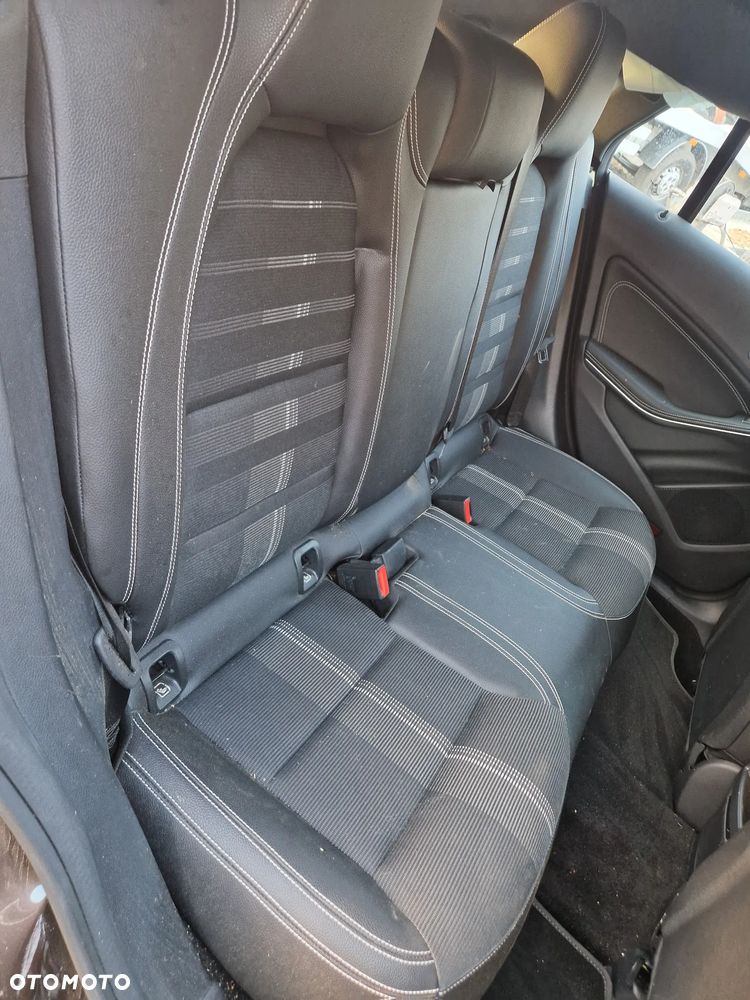 Mercedes-Benz CLA 220 4Matic 7G-DCT UrbanStyle Edition - 12