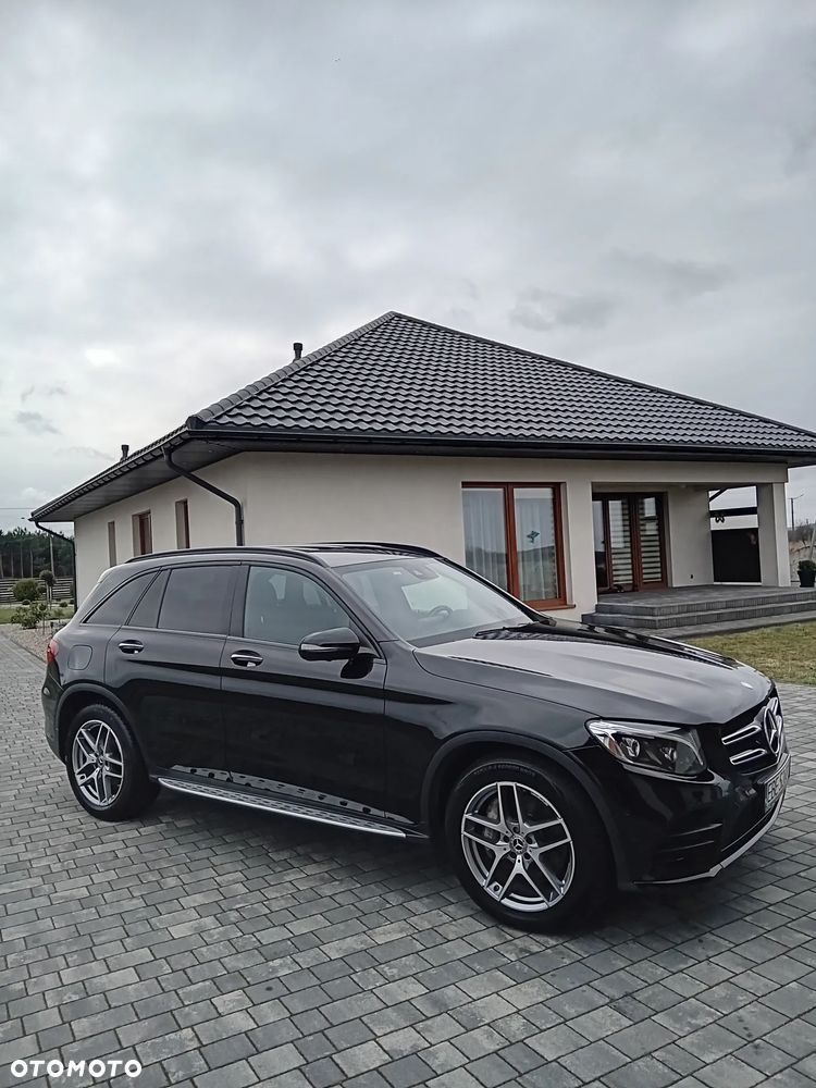 Mercedes-Benz GLC 250 4Matic 9G-TRONIC AMG Line - 11