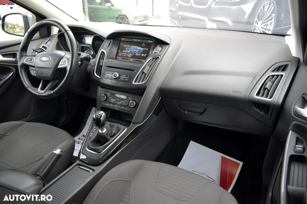 Ford Focus 1.6 TDCI DPF Start-Stopp-System Titanium - 9