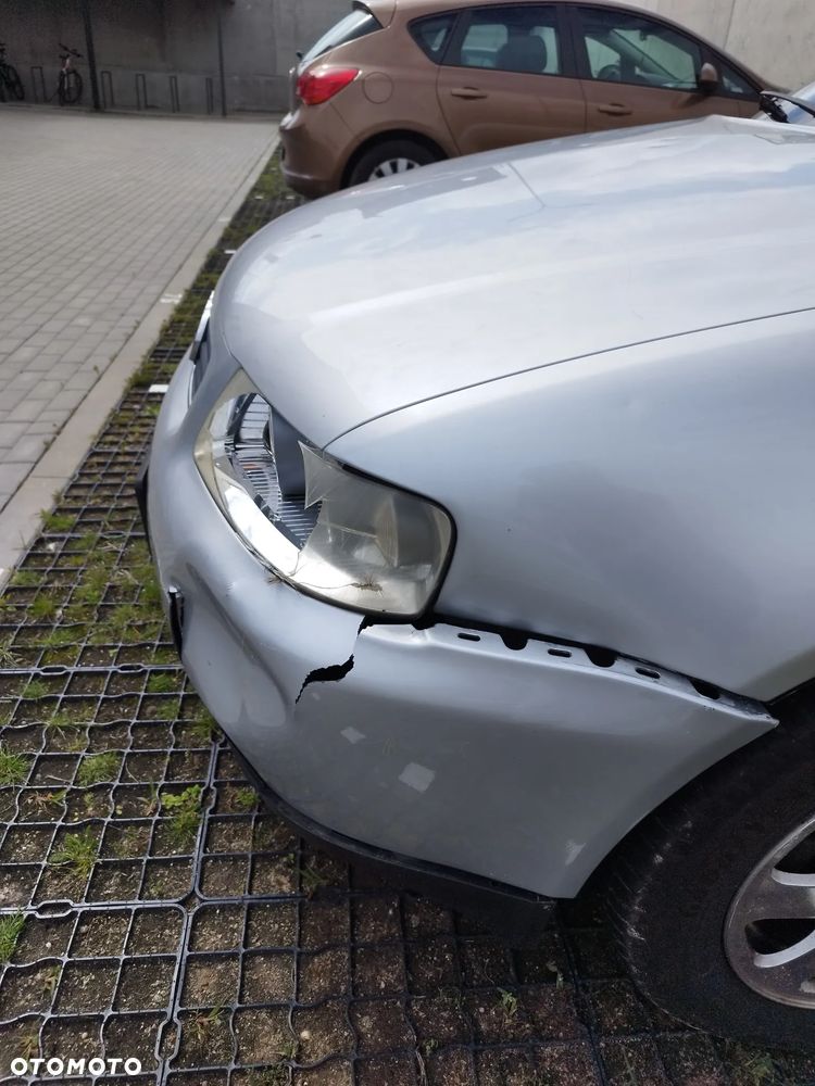 Audi A3 3-drzwiowe 1.6 FSI Ambiente - 2