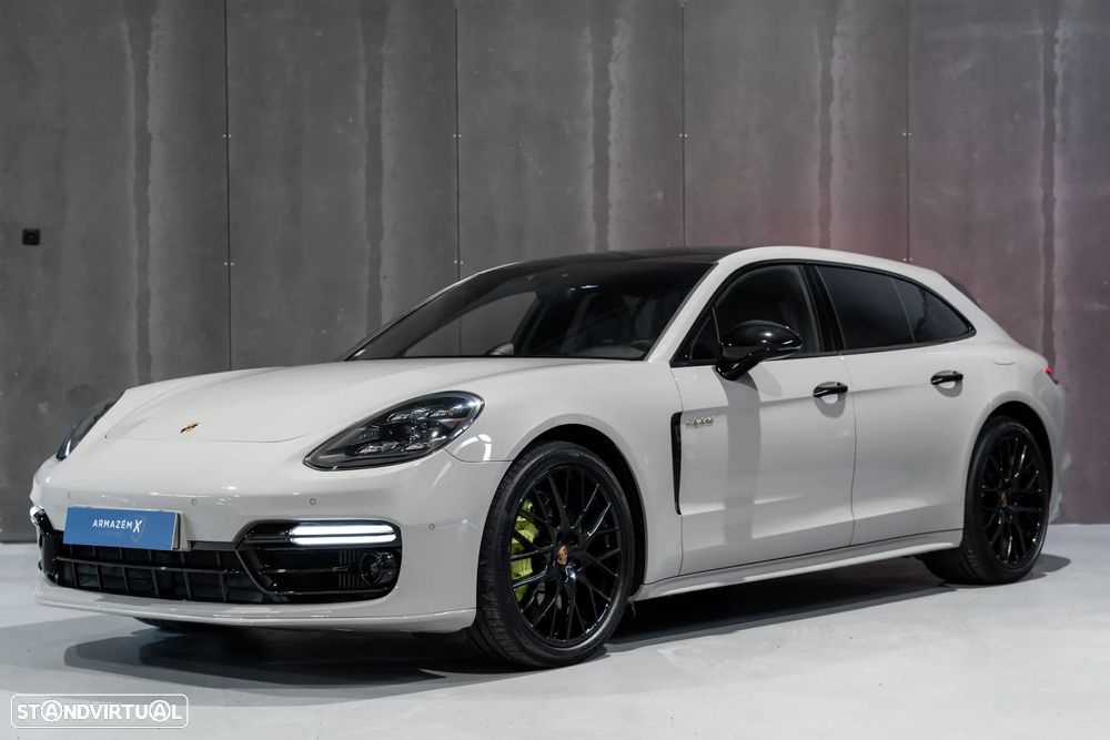 Porsche Panamera Sport Turismo - 1
