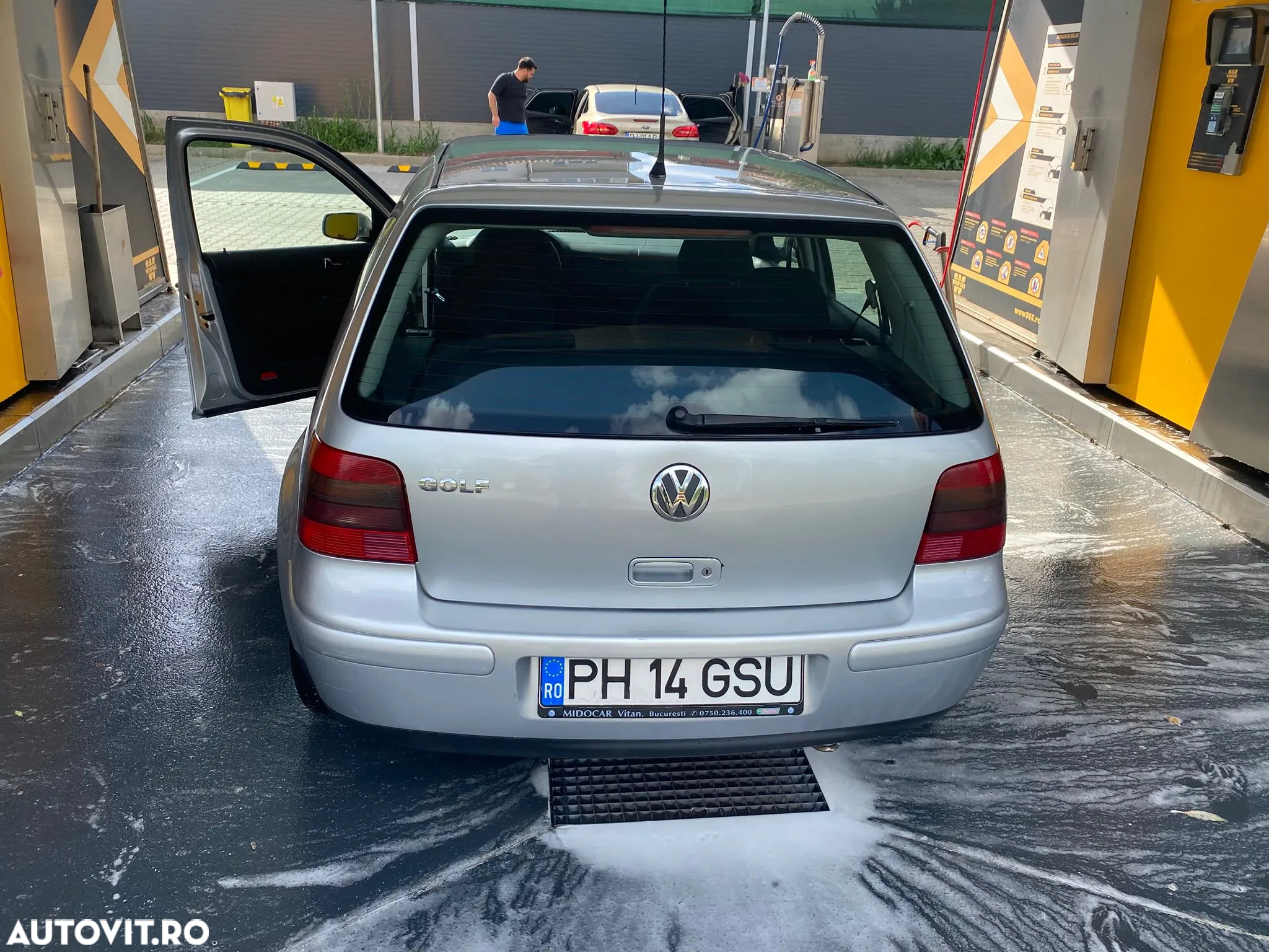 Volkswagen Golf 1.4 - 4