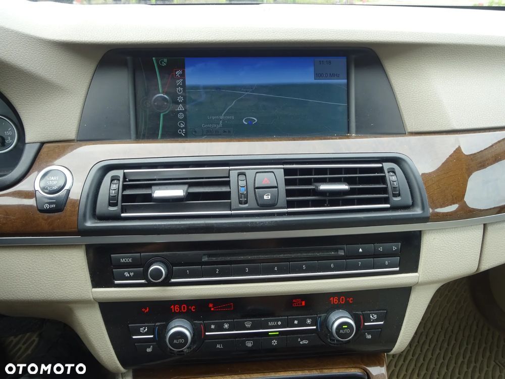BMW Seria 5 520d - 29