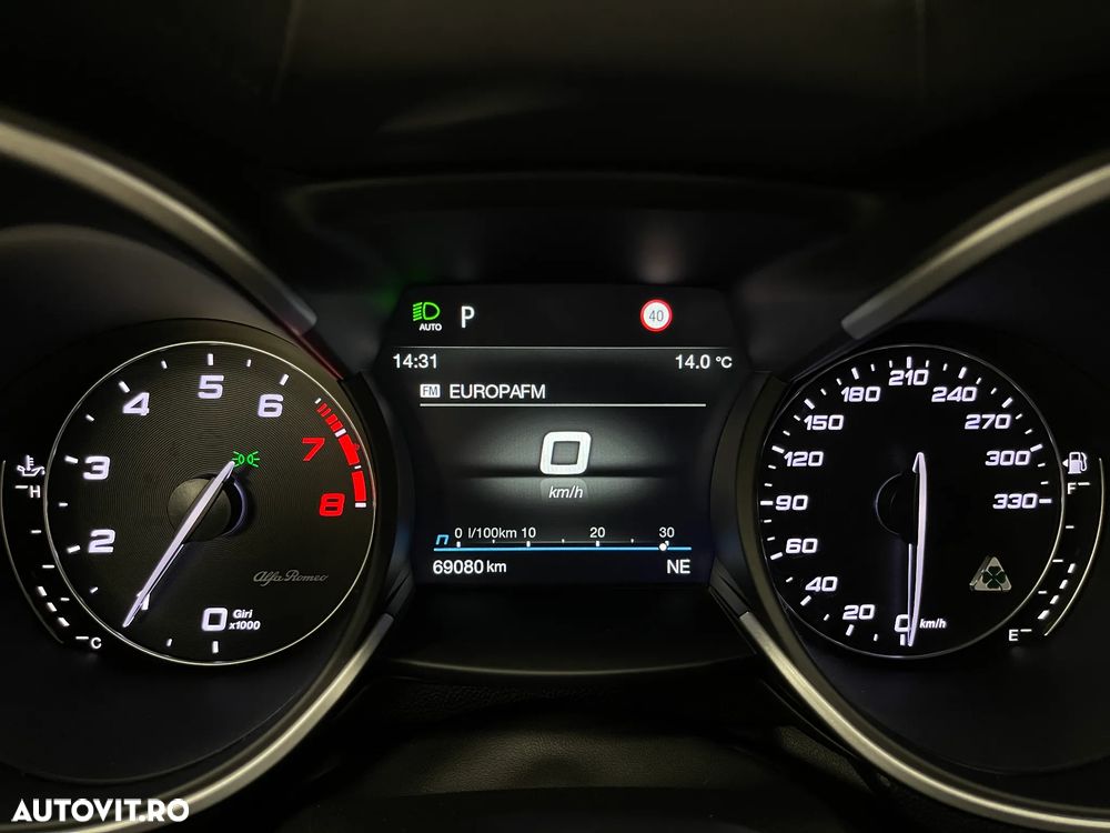 Alfa Romeo Stelvio V6 2.9 Bi-Turbo AT8-Q4 Quadrifoglio - 33
