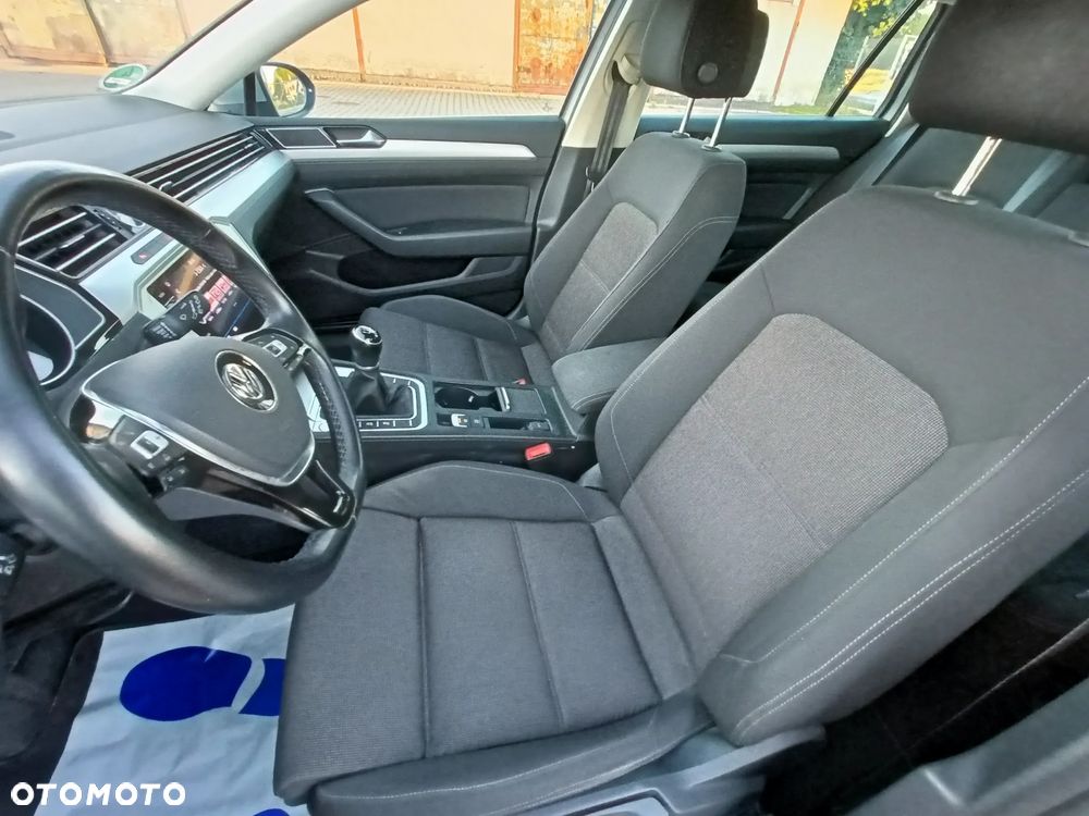 Volkswagen Passat Variant 2.0 TDI BMT Highline - 20