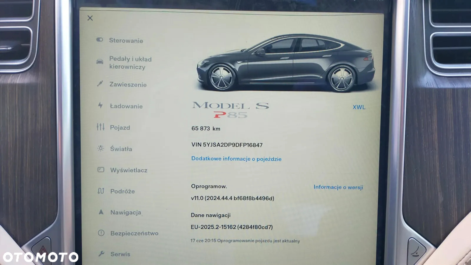 Tesla Model S 85 D - 11