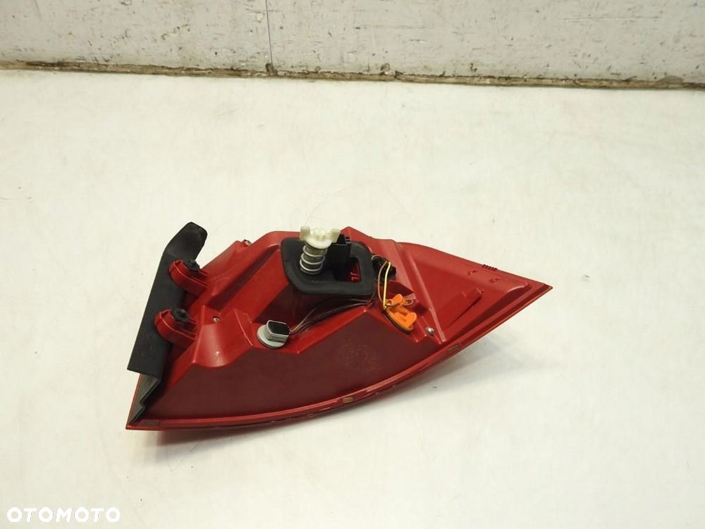 LAMPA LEWA TYLNA TYŁ LED VW PASSAT B7 KOMBI 3AF945309 - 3