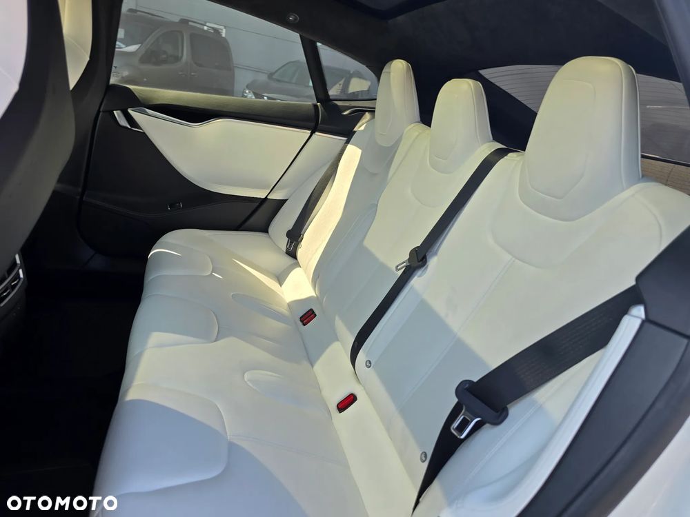Tesla Model S Performance - 33