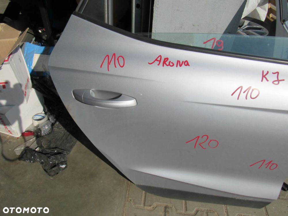 seat arona tył lewe prawe drzwi - 2