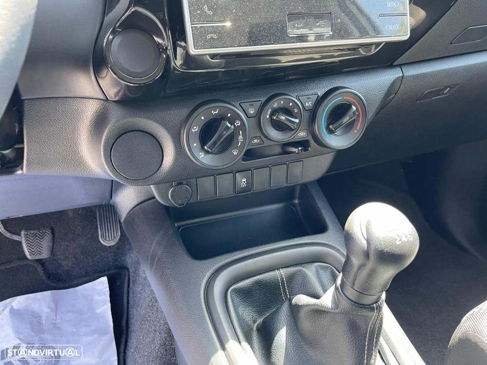 Toyota Hilux HILUX VIII 2.4 D (150CV) - 15