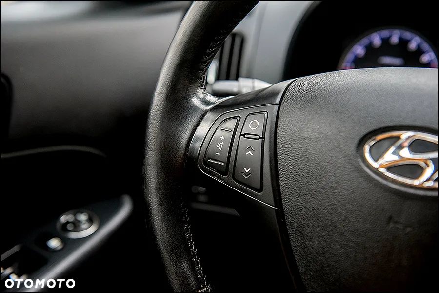 Hyundai i30 1.4 Classic + - 17