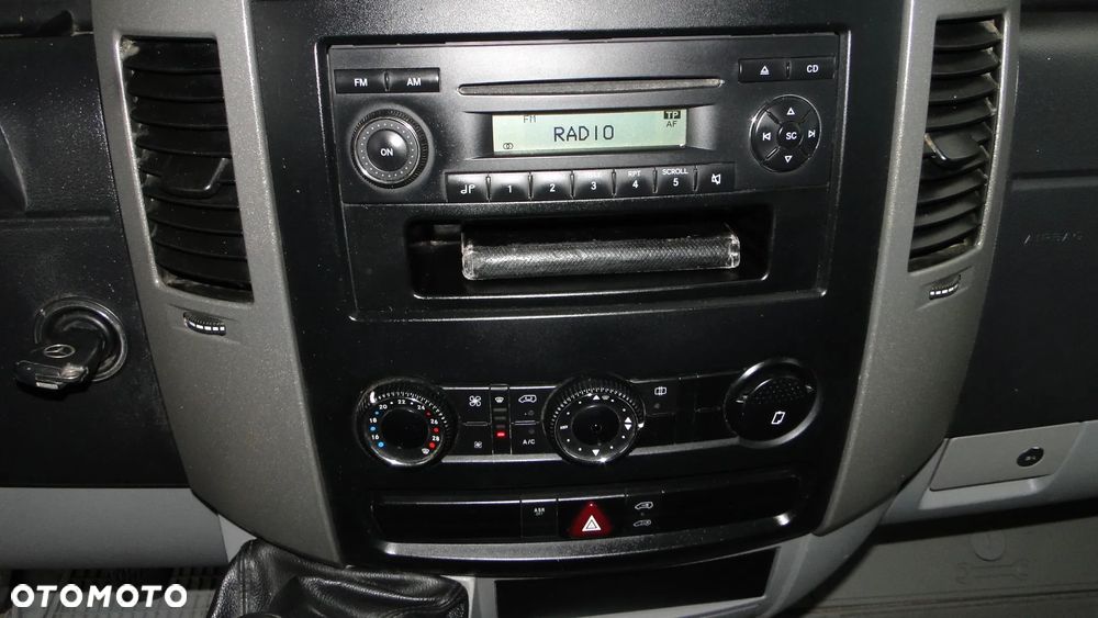 Mercedes-Benz Sprinter - 15