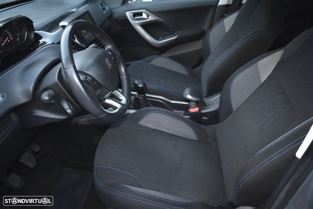 Peugeot 2008 1.2 PureTech Style - 6