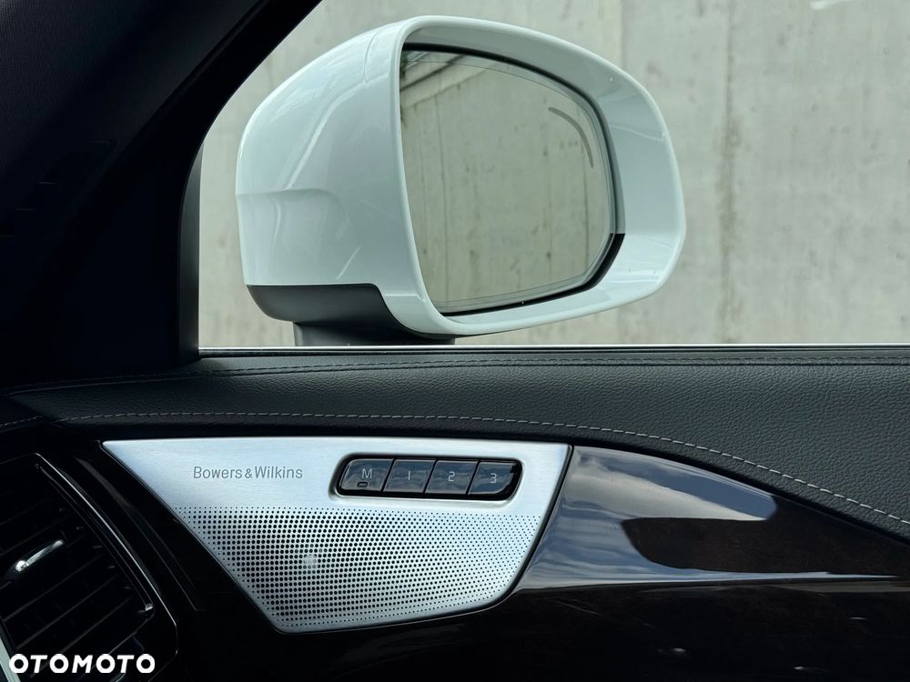 Volvo XC 90 - 32