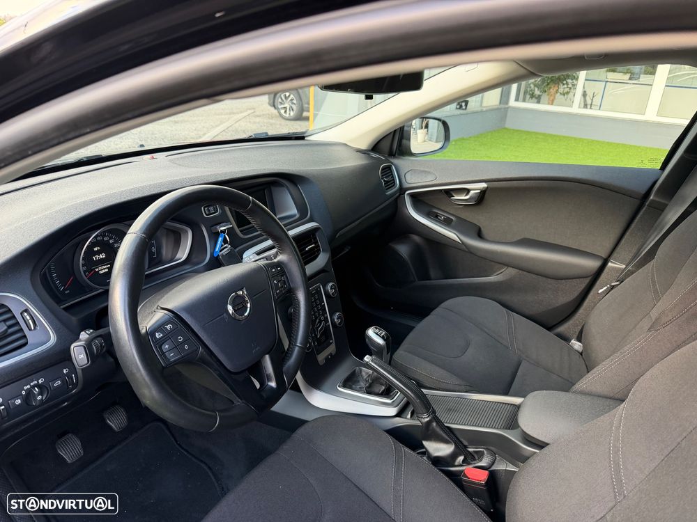 Volvo V40 2.0 D2 Momentum - 10