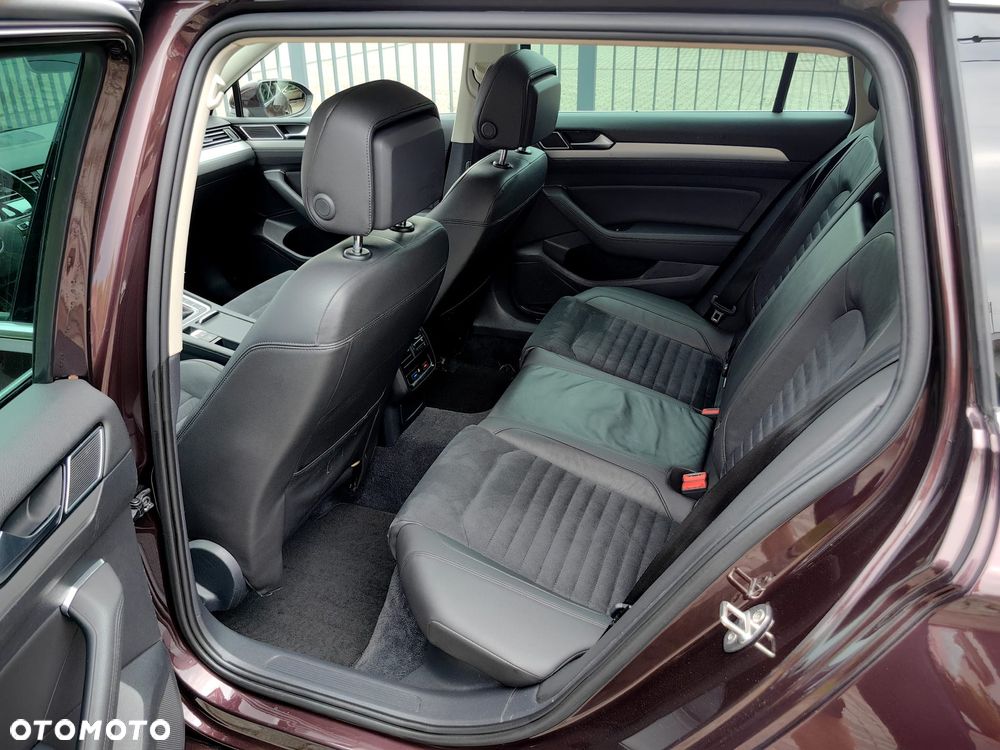 Volkswagen Passat 2.0 TDI Bi-Turbo BMT 4Mot Highline DSG - 19