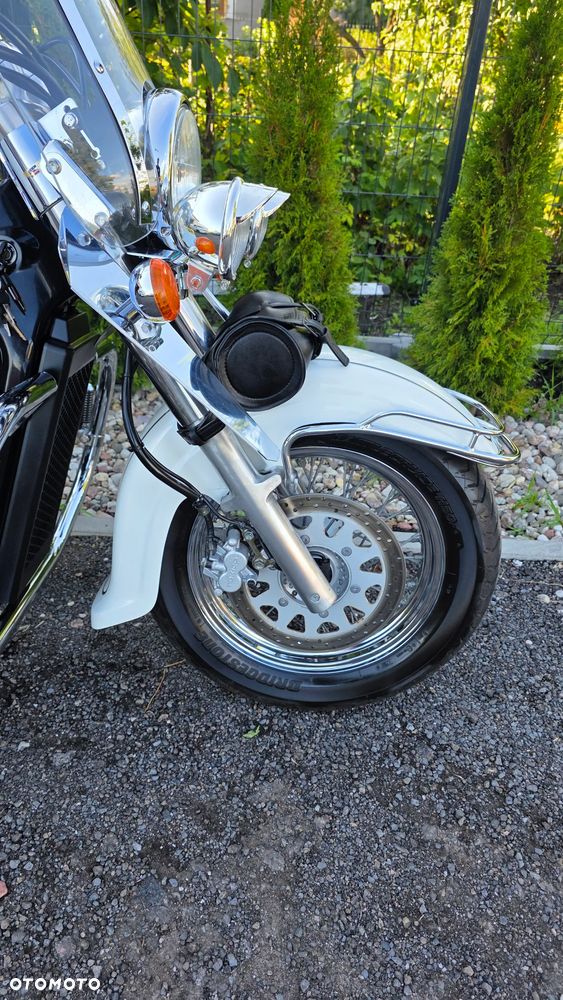 Suzuki Intruder - 8