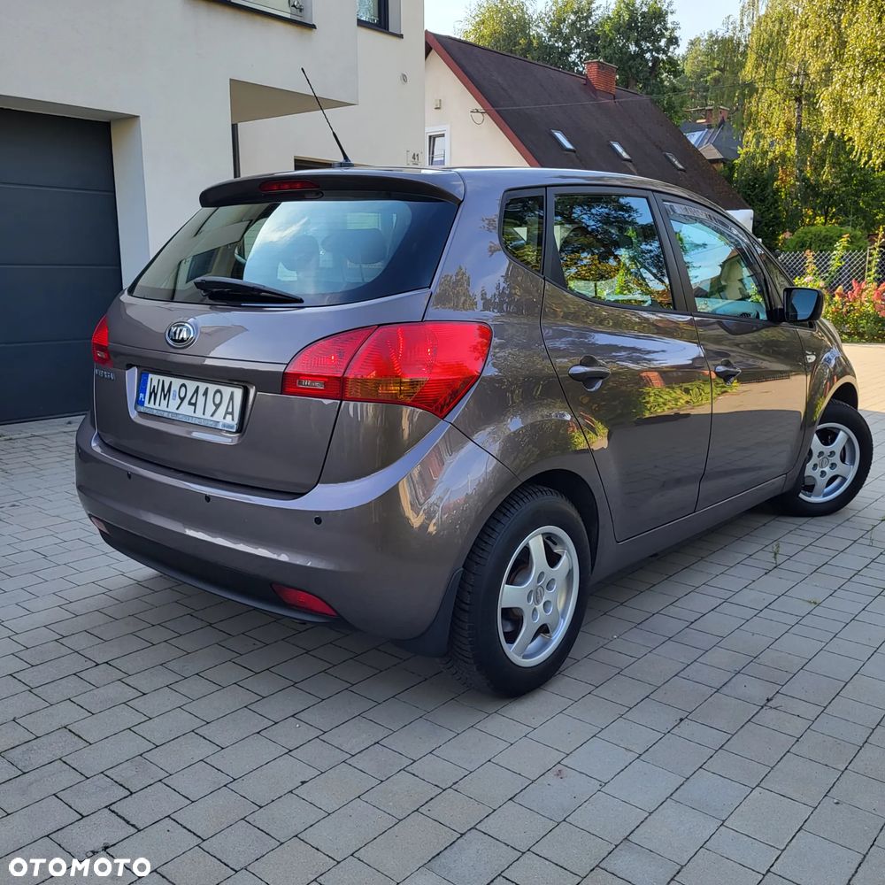 Kia Venga 1.6 L - 16