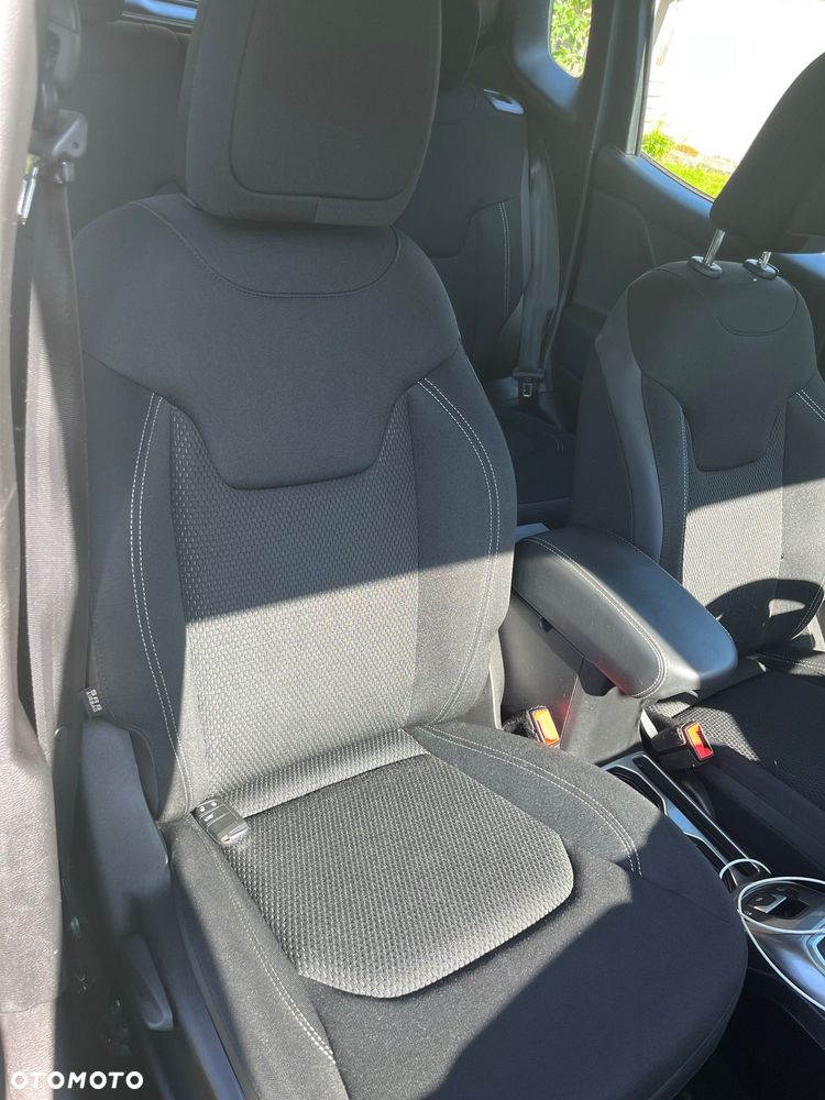 Jeep Renegade 1.3 GSE T4 Turbo Longitude FWD S&S - 32
