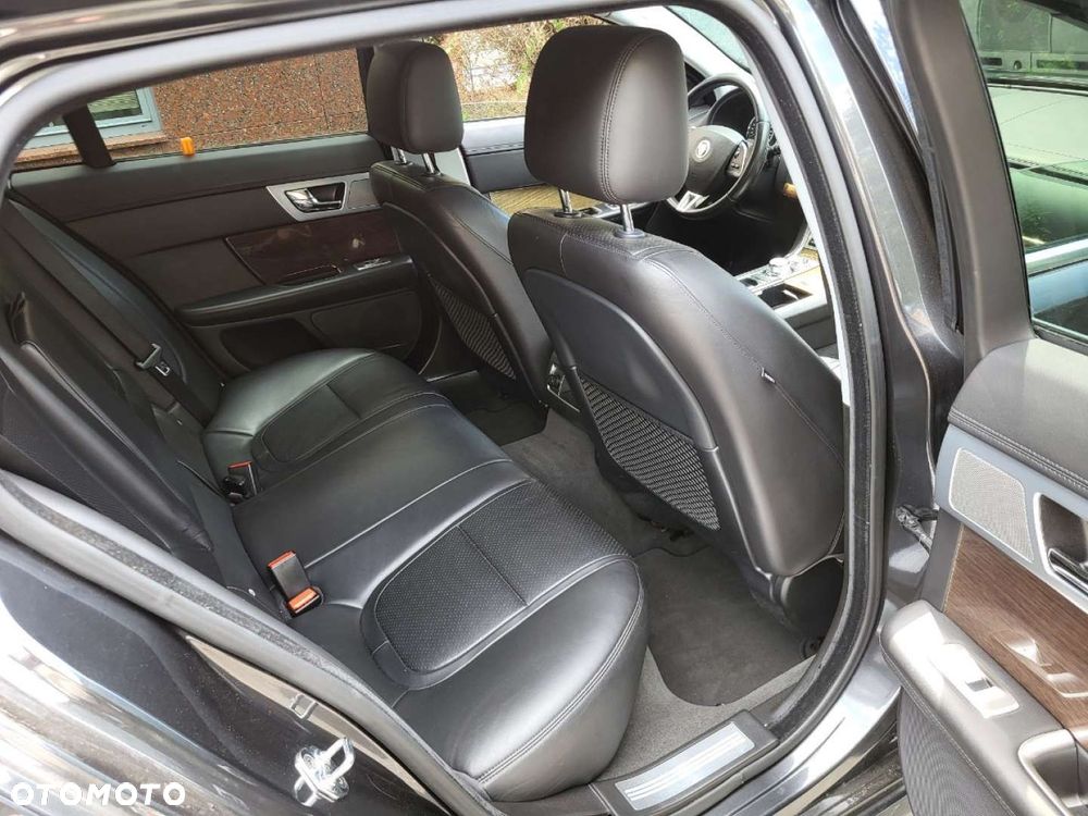 Jaguar XF - 24