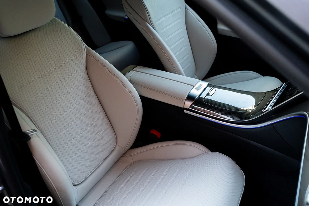 Mercedes-Benz Klasa C 200 mHEV 4-Matic AMG - 30