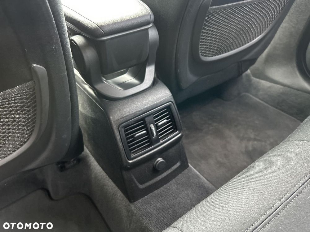 BMW X1 sDrive18i - 25