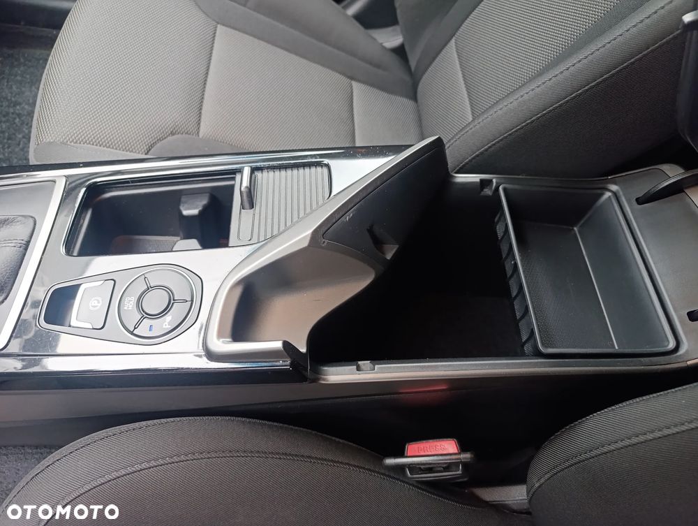 Hyundai i40 Kombi 1.7 CRDi DCT Trend - 28