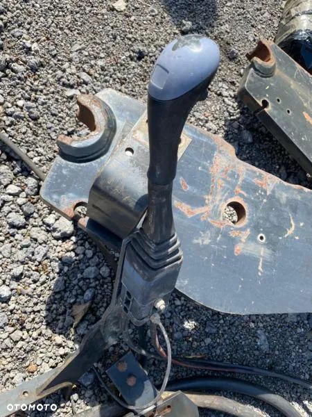 ADAPTACJA ŁADOWACZA QUICK  JOYSTICK ROZDZIELACZ NEW HOLLAND TM CASE MXM 140 - 5