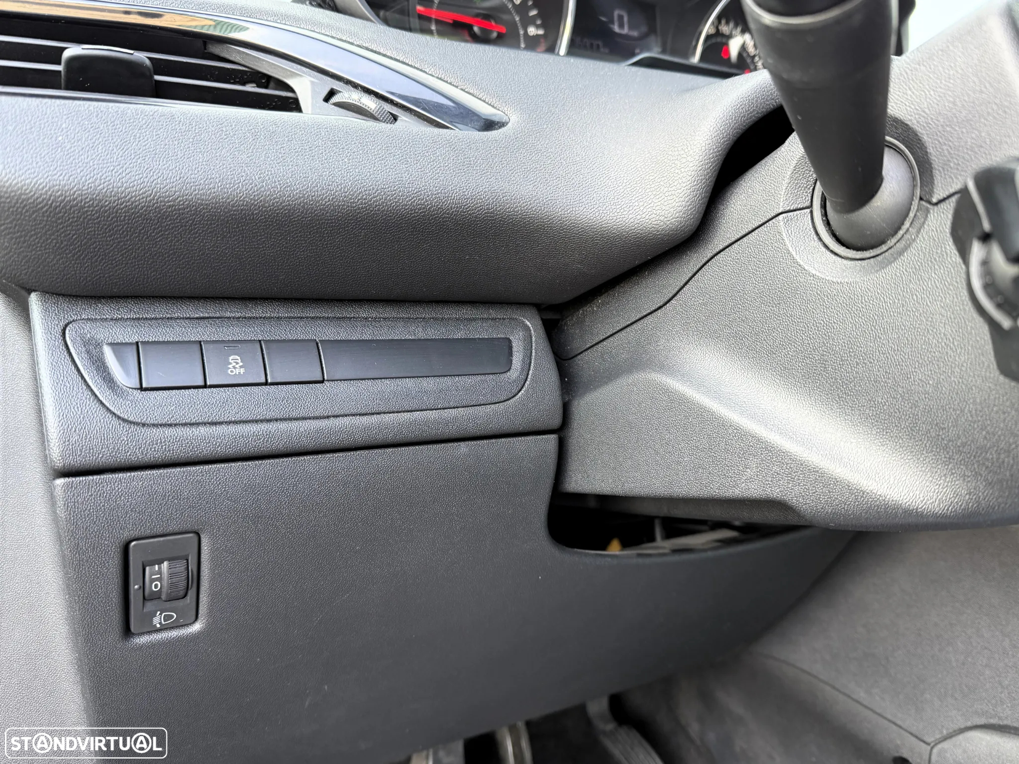 Peugeot 208 1.2 VTi Allure - 36