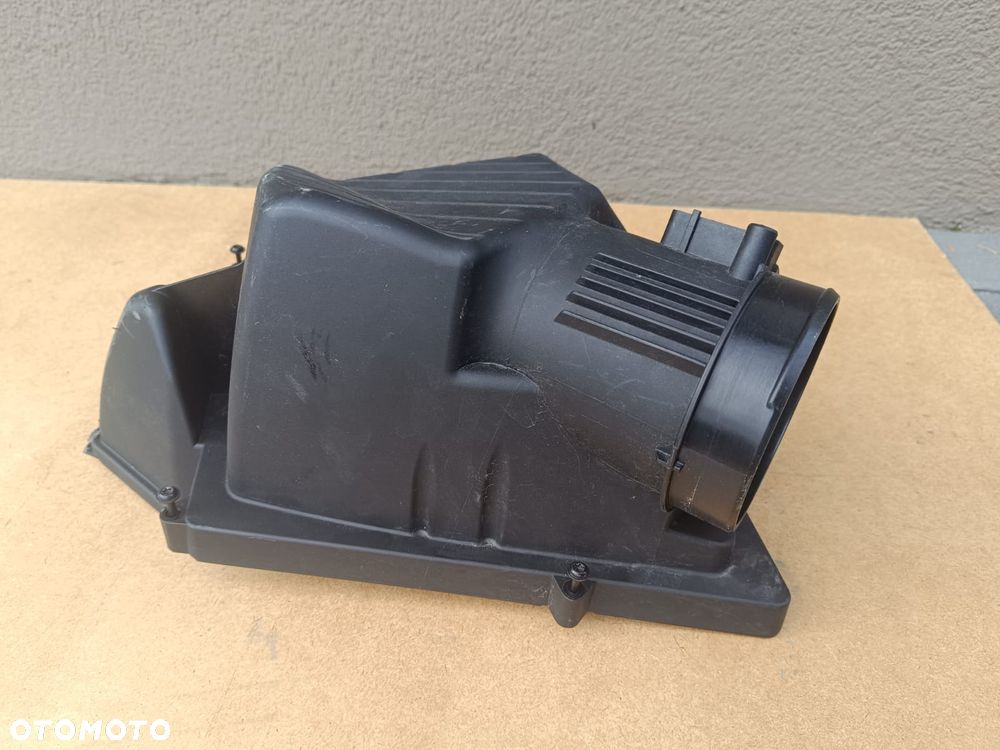 Obudowa filtra powietrza BMW X3 G45 - dolna część - 2