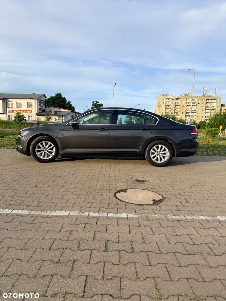 Volkswagen Passat 2.0 TDI SCR Comfortline DSG - 2