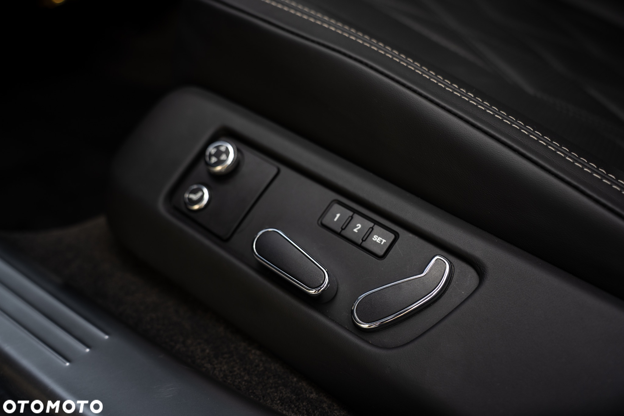 Bentley Flying Spur Mulliner - 37